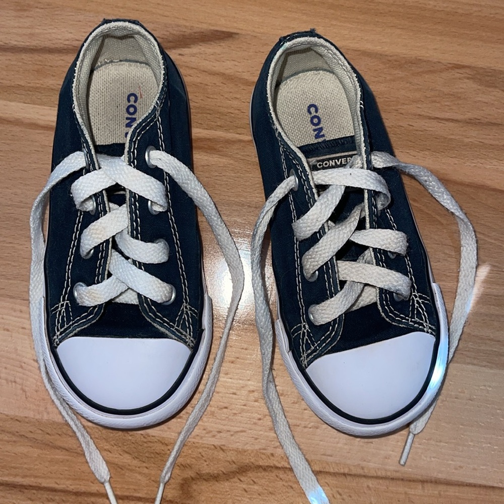 Size 8 Toddler Black and white converse - Picture 2 of 5